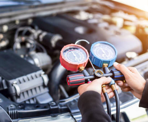 ac-repairing-by-the-expert-technician